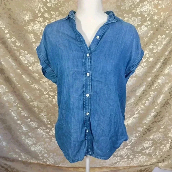 beachlunchlounge Tops - Beach Lunch Lounge Chambray Denim Short Sleeved Blouse Size M